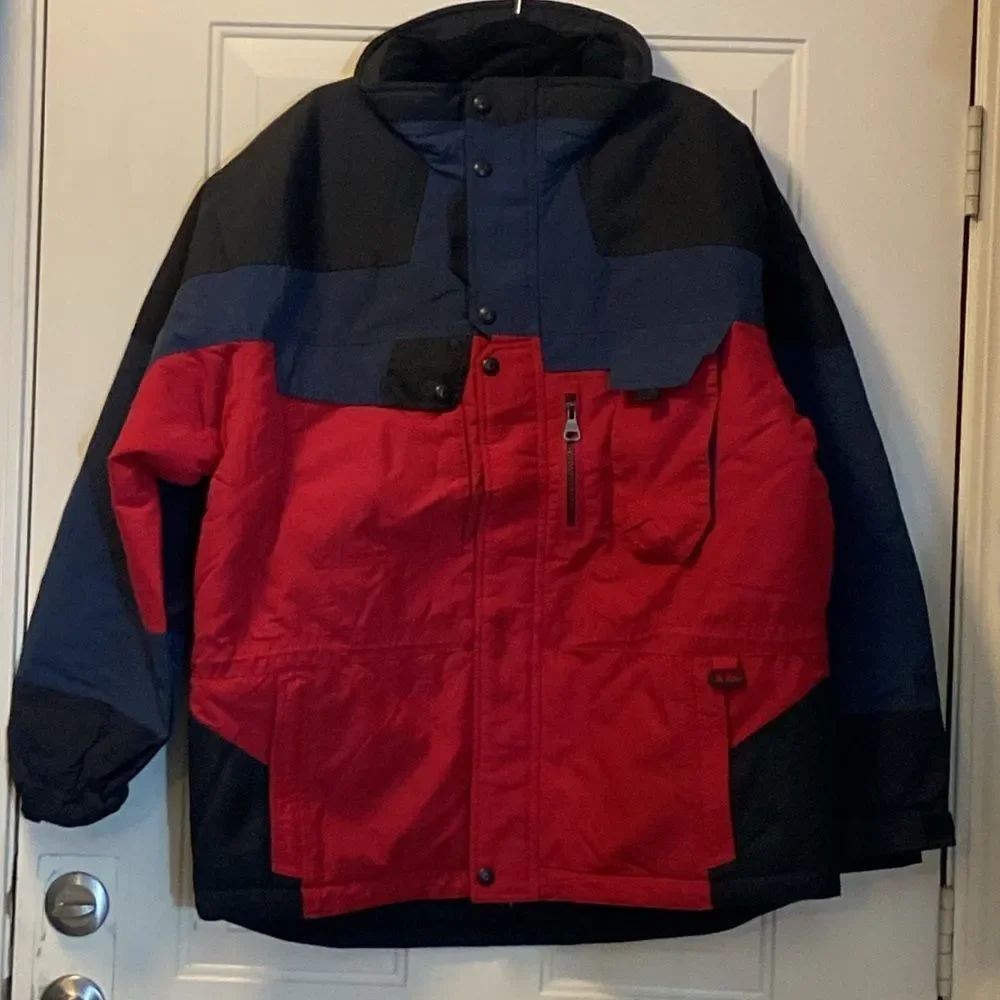 VTG, NEW PACIFI TRAIL MEN JACKET SIZE XL GREY BLACK RED It’s Missing One Button